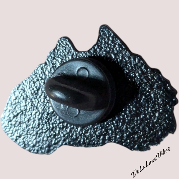 3/$12 NEW - Vintage Style VW Camper "Freedom" Enamel Pin! - Picture 4 of 4